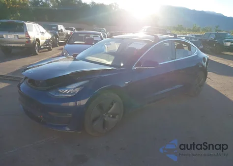 2018 Tesla Model 3 Long Range/Mid Range из США, поврежденный, VIN 5YJ3E1EA2JF036720